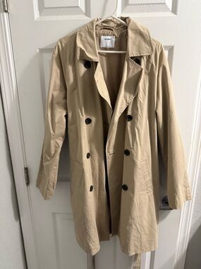 Old Navy Light Tan Trench Coat with Notch Collar
